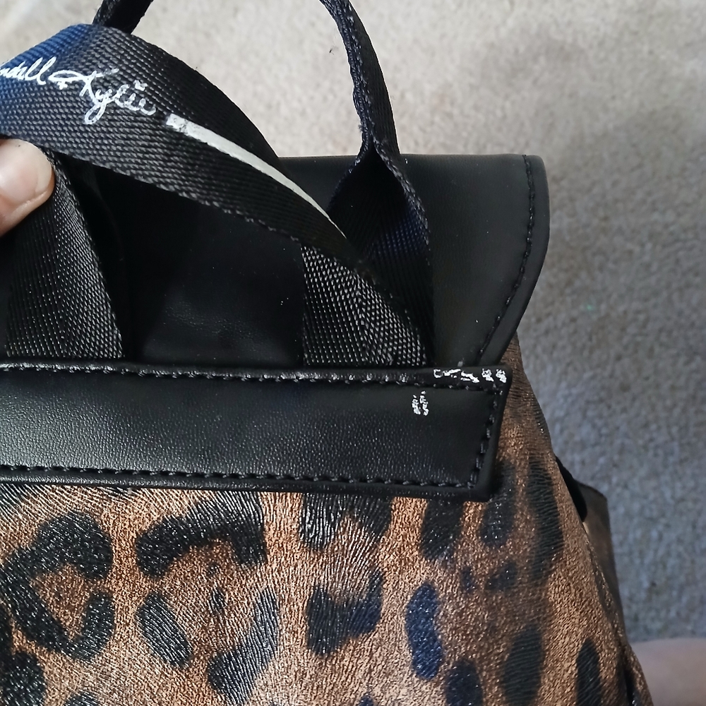🤯 2/$15 Kendall & Kylie Los Angeles Cheetah Print Small Bucket Bag - Picture 10 of 11